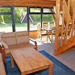Zeltdachhaus Fuer Ganze Familie * Damp